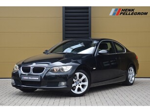 BMW 3-SERIE coupe 320i Executive * Xenon * Sportstoelen *