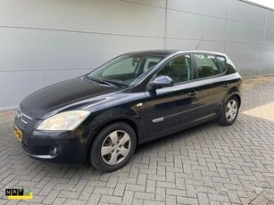 Kia CEE D 1.6 X-ecutive verkocht