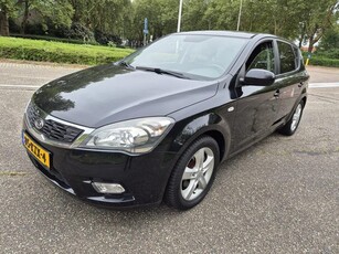 Kia Cee'd 5 Drs, Airco,Navigatie!!