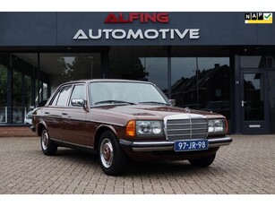 Mercedes-Benz 200-280 (W123) 230 Leder / Stof Origineel NL