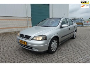 Opel Astra 1.6 - 8 klepper -Edition - automaat - trekhaak -