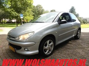 Peugeot 206 1.4-16V Quiksilver (bj 2004)