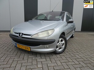 Peugeot 206 1.4 Gentry Premium