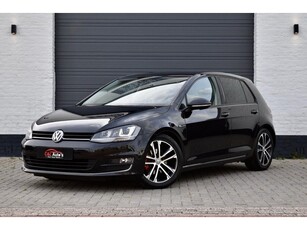 Volkswagen Golf 1.6 TDI Business Edition R Connected LED