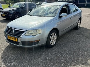 Volkswagen Passat 1.6 FSI Comfortline