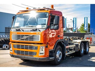 Volvo FM 340-6X4-MANUAL+ HIAB (bj 2004)