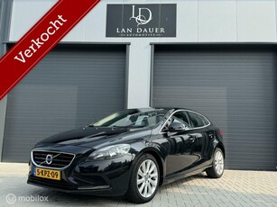 Volvo V40 1.6 D2 Momentum / DEALER ONDERHOUDEN / 2e EIG