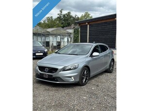 Volvo V40 2.0 D4 R-Design Trekhaak Panoramadak Keyless