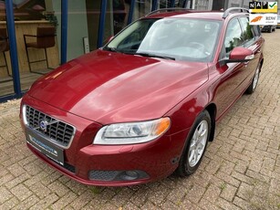 Volvo V70 2.5FT Momentum Automaat H.LEER / XENON /