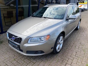 Volvo V70 2.5FT Summum Automaat 230PK LEER / XENON /