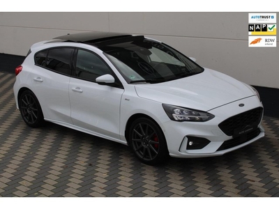 Ford Focus 1.5 EcoBoost 182PK ST Line Pano B&O LED