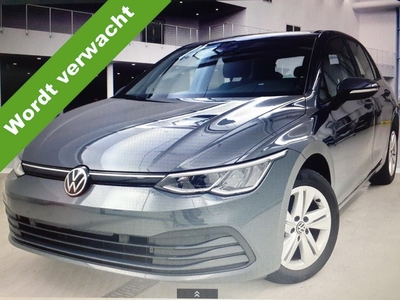 Volkswagen Golf 1.5 TSI Life 130 pk 3D dashboard nieuw