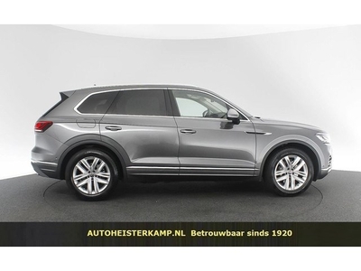 Volkswagen Touareg 3.0 TDI Grijs Kenteken ACC Trekhaak 19