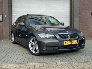 BMW 3-serie 325i High Executive Pano Stoelverwarming