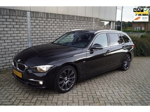 BMW 3-serie Touring 318D Luxury Autom Leder Stoelverw Navi