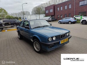 BMW e30 318i coupe met m42 318is motor, mineral blauw