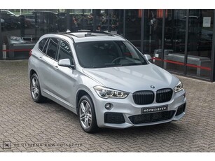 BMW X1 20i xDrive!! Pano M-Sport