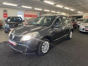 Dacia Sandero 1.6 Lauréate. Nwe apk, airco, trekhaak en