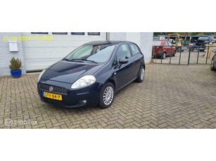 Fiat Punto 1.2 Active 3 drs nwe apk el ramen stuurbekr. !!!