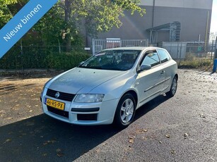 Fiat Stilo 1.4-16V Young ZO INGERUILD DUS ZO WEG PRIJSJE