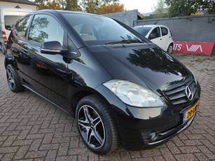 Mercedes-Benz A-Klasse A160 BlueEFFICIENCY, Airco, cruise control, Lichtmetalen velgen