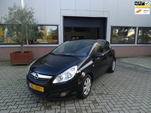 Opel Corsa 1.4-16V White Edition