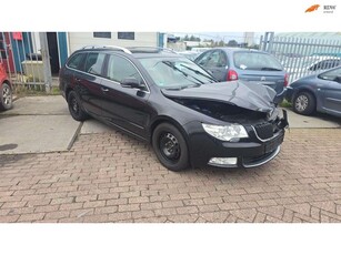 Skoda Superb Combi 1.8 TSI Elegance Business Line schade