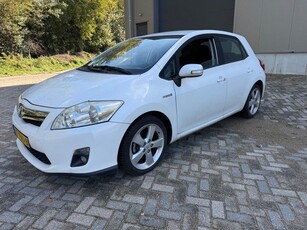 Toyota Auris 1.8 Full Hybrid Dynamic