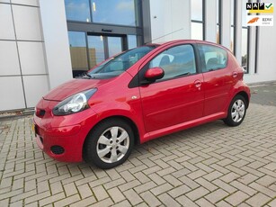 Toyota Aygo 1.0-12V Aspiration Red