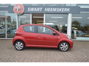 Toyota Aygo 1.0-12V Aspiration Red Airco (bj 2010)