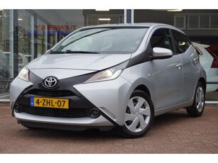 Toyota Aygo 1.0 VVT-i x-play 5deurs Dealerauto Airco