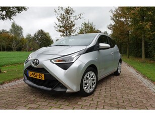 Toyota Aygo 1.0 VVT-i x-play camera (bj 2021, automaat)