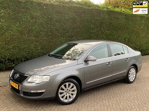 Volkswagen Passat 2.0 FSI RIJDT SUPER/AIRCO IJSKOUD/PDC/APK!