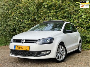 Volkswagen Polo 1.4-16V Highline Style + Pano + Cruise + Airco