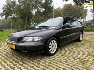 Volvo V70 2.4 Comfort Line / airco / leder / cruise control