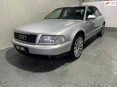 Audi A8 3.7 5V NIEUWSTAAT. VOLLEDIG DOCUMENTATIE .Youngtimer