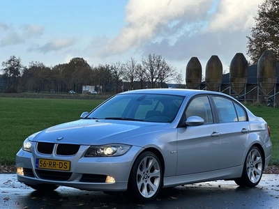 BMW 3-serie 320i Dynamic Executive Youngtimer Netjes