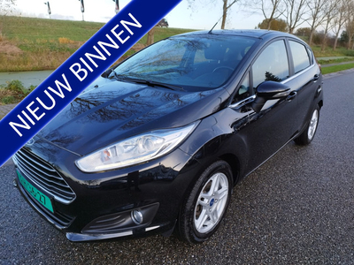 Ford Fiesta 1.0 Titanium ** 3X OP VOORRAAD ** 5 DRS Airco ** NW Model ** Bluetooth ** LM velgen