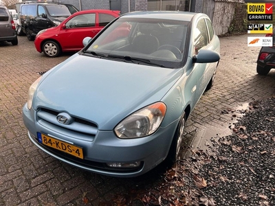 Hyundai Accent 1.4i Dynamic 3 maanden garantie Airco nieuwe