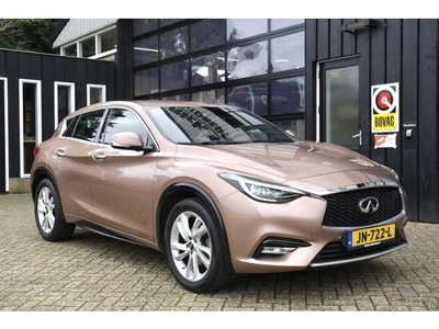 Infiniti Q30 1.6t Premium Tech Automaat / NL-Auto / Leder /