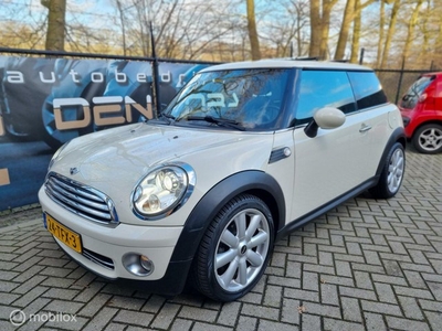 Mini 1.6 Cooper NAVI XENON LEDER PDC STOEL V DAK