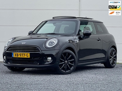 Mini Mini 1.5 Cooper Chili Org NL Pano HUD Harman Kardon Camera Keyless Gr scherm Stoelverwarming