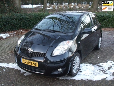 Toyota Yaris 1.3 VVTi Dynamic airco zwart 170 dkm nwe APK 3