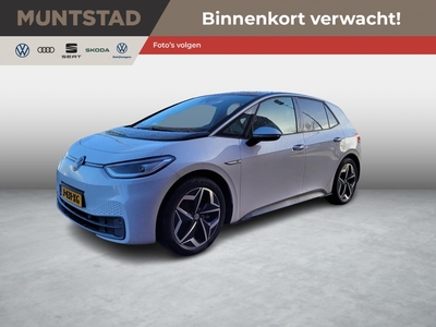 VOLKSWAGEN ID.3 204PK First Plus 58 kWh | IQ.Light | Camera | Keyless | Navigatie | Stuur- & Stoelverwarming | Adaptive Cruise | 19