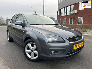 Ford Focus 1.6-16V Futura bj 2005,Airco,APK Nieuw !! Nette Auto !!