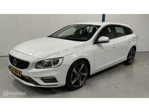 Volvo V60 2.0 T4 R-design NL-AUTOMAAT / AUTOMAAT