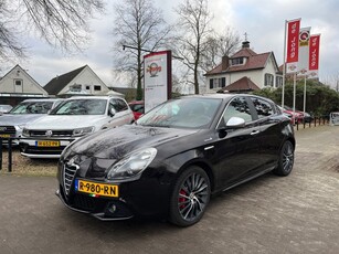 Alfa Romeo Giulietta 1.4 T DISTINCTIVE SPORTIVA / HALF LEDER 18'' LMV CRUISE CTR.