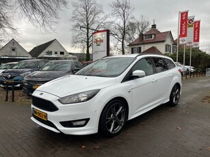 Ford Focus WAGON 1.0 ST-LINE / NAVI CAMERA TREKHAAK CARPLAY