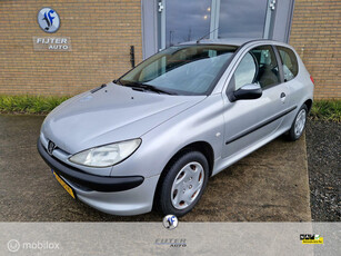 Peugeot 206 1.6 XR Nieuwe Apk