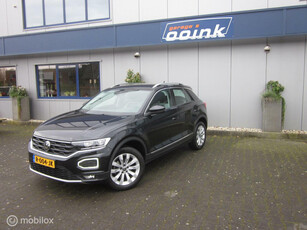 Volkswagen T-Roc 1.5 TSI Sport Automaat.